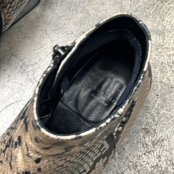 Aquatalia snake boots, beige, and black made in Italy - Picture 3 of 8